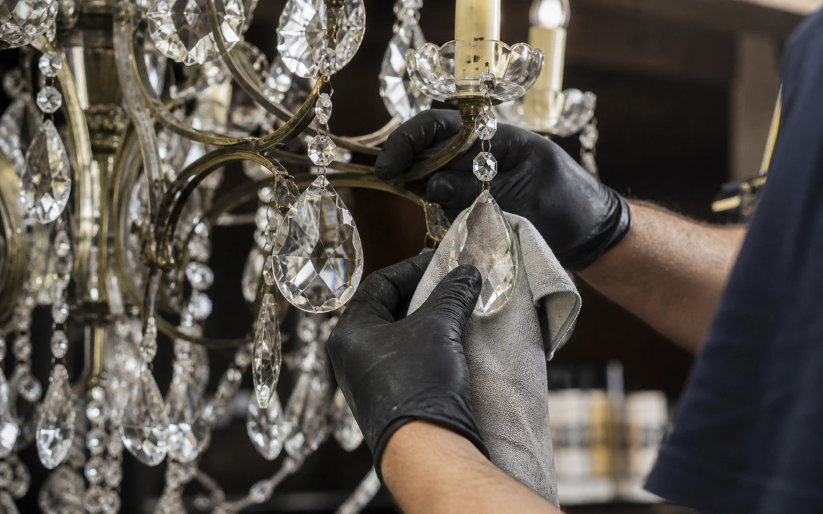 Chandelier cleaning contractor